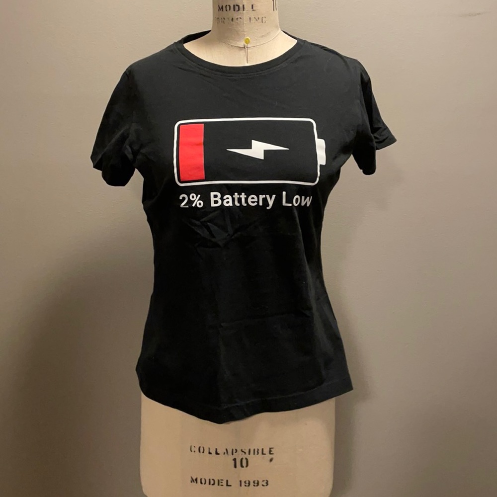2% battery low black T-shirt (funny new mom shirt)